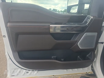 2024 Ford Super Duty F-350 King Ranch Crew Cab Long Bed DRW - miniatura 9