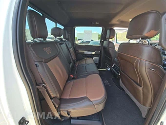2024 Ford Super Duty F-350 King Ranch Crew Cab Medium Bed - miniatura 13