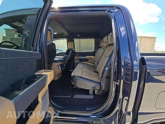 2024 Ford Super Duty F-350 Lariat Crew Cab Long Bed - miniatura 10