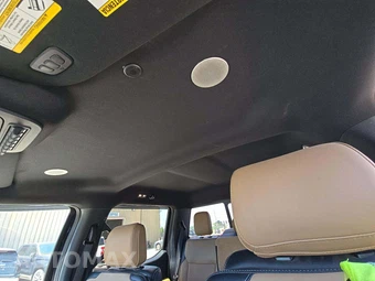 2024 Ford Super Duty F-350 Lariat Crew Cab Long Bed - miniatura 8