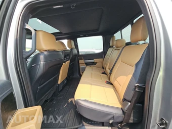 2024 Ford Super Duty F-350 Lariat Crew Cab Long Bed - miniatura 13