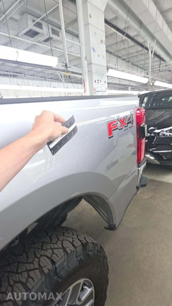 2024 Ford Super Duty F-350 Lariat Crew Cab Long Bed - miniatura 21