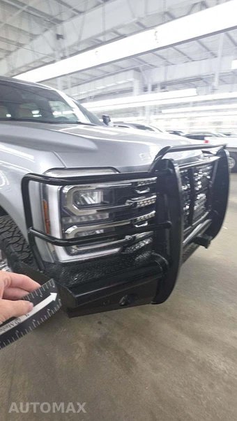 2024 Ford Super Duty F-350 Lariat Crew Cab Long Bed - miniatura 26
