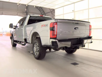 2024 Ford Super Duty F-350 Lariat Crew Cab Long Bed - miniatura 6