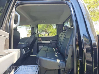 2024 Ford Super Duty F-350 Lariat Crew Cab Long Bed - miniatura 13