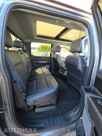 2024 Ford Super Duty F-350 Lariat Crew Cab Long Bed DRW - miniatura 16