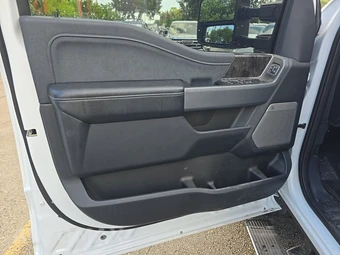 2024 Ford Super Duty F-350 Lariat Crew Cab Long Bed DRW - miniatura 9