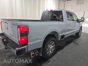 2024 Ford Super Duty F-350 Lariat Crew Cab Medium Bed - miniatura 4