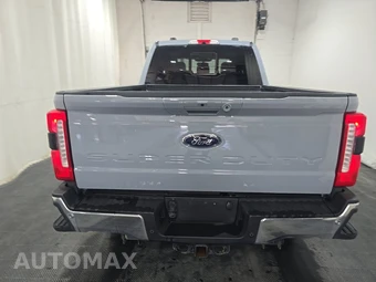 2024 Ford Super Duty F-350 Lariat Crew Cab Medium Bed - miniatura 5