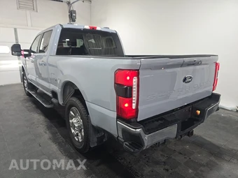2024 Ford Super Duty F-350 Lariat Crew Cab Medium Bed - miniatura 6