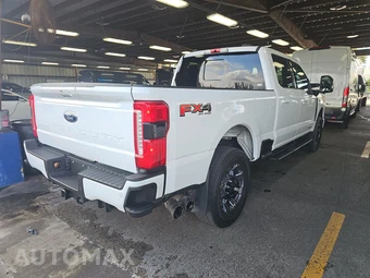 2024 Ford Super Duty F-350 Lariat Crew Cab Medium Bed - miniatura 4