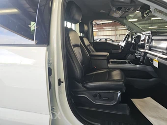 2024 Ford Super Duty F-350 Lariat Crew Cab Medium Bed - miniatura 8