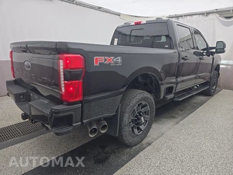 2024 Ford Super Duty F-350 Lariat Crew Cab Medium Bed - miniatura 4