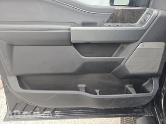 2024 Ford Super Duty F-350 Lariat Crew Cab Medium Bed - miniatura 9