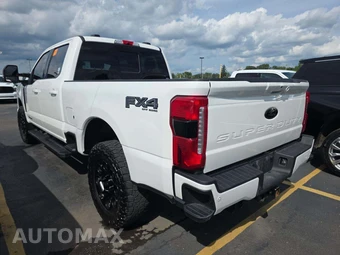2024 Ford Super Duty F-350 Lariat Crew Cab Medium Bed - miniatura 2