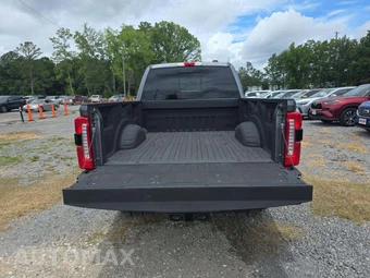 2024 Ford Super Duty F-350 Lariat Crew Cab Medium Bed - miniatura 11
