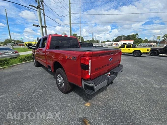 2024 Ford Super Duty F-350 Lariat Crew Cab Medium Bed - miniatura 2