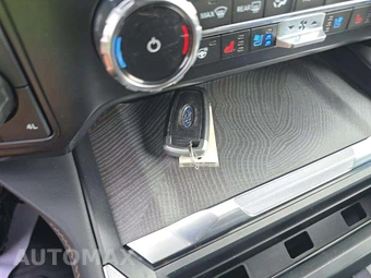 2024 Ford Super Duty F-350 Platinum Crew Cab Long Bed - miniatura 8
