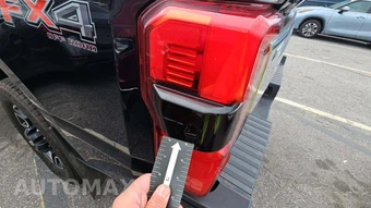 2024 Ford Super Duty F-350 Platinum Crew Cab Long Bed - miniatura 25