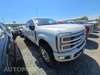 2024 Ford Super Duty F-350 Platinum Crew Cab Long Bed - miniatura 4