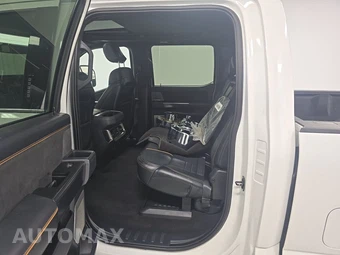2024 Ford Super Duty F-350 Platinum Crew Cab Long Bed DRW - miniatura 13