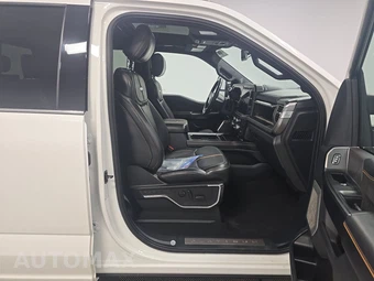 2024 Ford Super Duty F-350 Platinum Crew Cab Long Bed DRW - miniatura 8