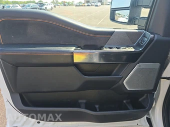 2024 Ford Super Duty F-350 Platinum Crew Cab Long Bed DRW - miniatura 9