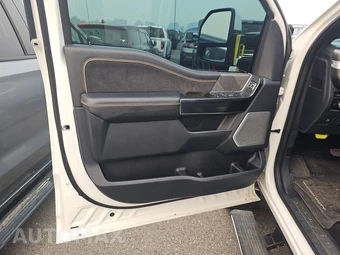 2024 Ford Super Duty F-350 Platinum Crew Cab Medium Bed - miniatura 9