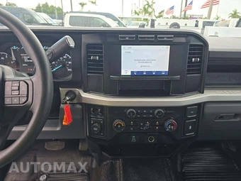2024 Ford Super Duty F-350 XL Crew Cab Long Bed DRW - miniatura 10