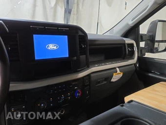 2024 Ford Super Duty F-350 XL Crew Cab Long Bed DRW - miniatura 8