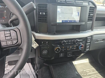 2024 Ford Super Duty F-350 XL Extended Cab Medium Bed w/Rear Doors - miniatura 6