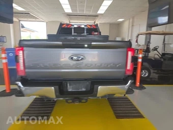 2024 Ford Super Duty F-350 XLT Crew Cab Long Bed - miniatura 5
