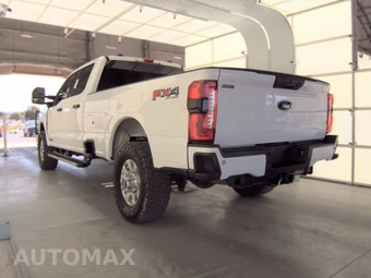 2024 Ford Super Duty F-350 XLT Crew Cab Long Bed - miniatura 6