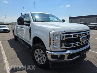 2024 Ford Super Duty F-350 XLT Crew Cab Long Bed - miniatura 3