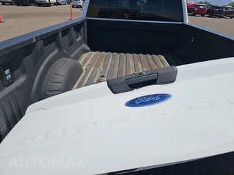 2024 Ford Super Duty F-350 XLT Crew Cab Long Bed DRW - miniatura 16