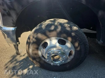 2024 Ford Super Duty F-350 XLT Crew Cab Long Bed DRW - miniatura 8