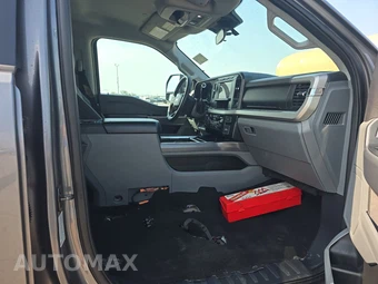 2024 Ford Super Duty F-350 XLT Crew Cab Long Bed DRW - miniatura 8