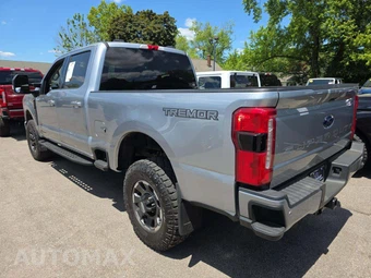 2024 Ford Super Duty F-350 XLT Crew Cab Medium Bed - miniatura 2