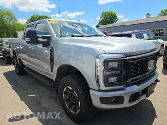 2024 Ford Super Duty F-350 XLT Crew Cab Medium Bed - miniatura 4