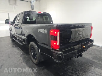 2024 Ford Super Duty F-350 XLT Crew Cab Medium Bed - miniatura 6