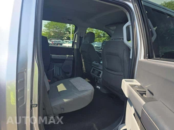 2024 Ford Super Duty F-350 XLT Crew Cab Medium Bed - miniatura 16