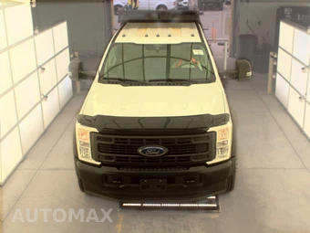 2024 Ford Super Duty F-450 Cab Chassis XL Crew Cab DRW - miniatura 2