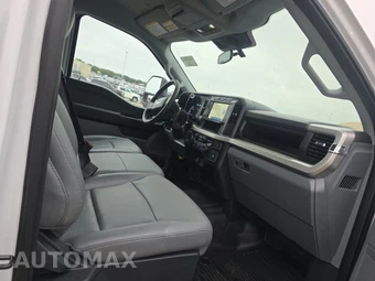 2024 Ford Super Duty F-450 Cab Chassis XL Crew Cab DRW - miniatura 8