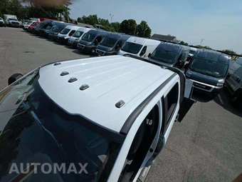 2024 Ford Super Duty F-450 Cab Chassis XL Crew Cab DRW - miniatura 12