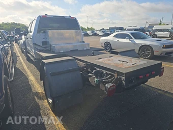 2024 Ford Super Duty F-450 Cab Chassis XL Crew Cab DRW - miniatura 6