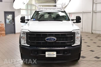 2024 Ford Super Duty F-450 Cab Chassis XL Extended Cab w/Rear Doors DRW - miniatura 2