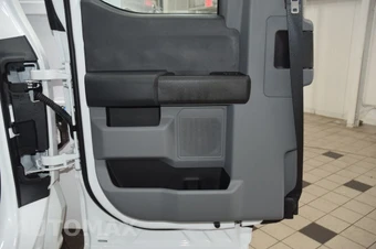 2024 Ford Super Duty F-450 Cab Chassis XL Extended Cab w/Rear Doors DRW - miniatura 31