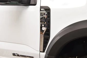 2024 Ford Super Duty F-450 Cab Chassis XL Extended Cab w/Rear Doors DRW - miniatura 8