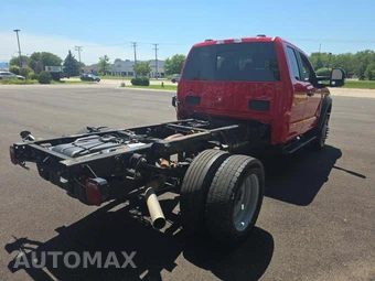 2024 Ford Super Duty F-450 Cab Chassis XL Extended Cab w/Rear Doors DRW - miniatura 3