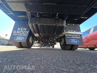 2024 Ford Super Duty F-450 Cab Chassis XL Regular Cab DRW - miniatura 10